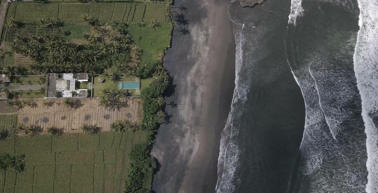 Pantai Hitam Villa Selemadeg Exterior foto